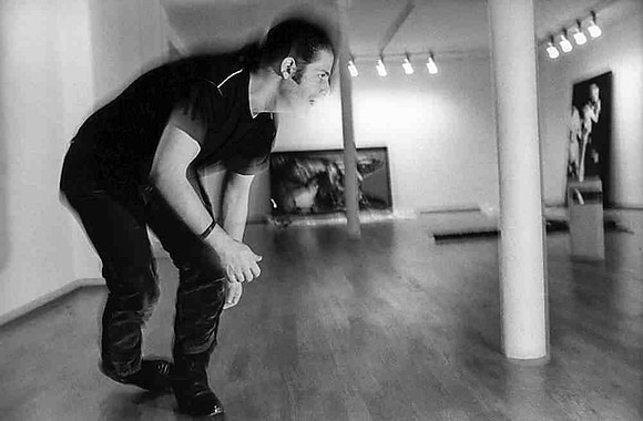 19870601-26 - Robert Longo