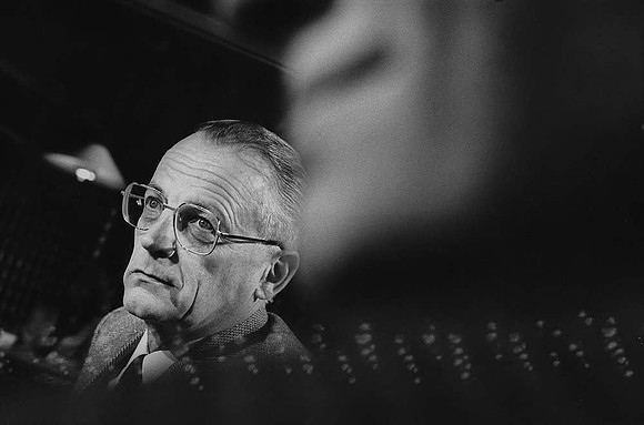 1985-39154-26 - Alain Touraine